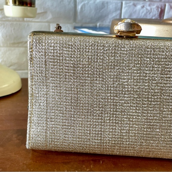SOLD Vintage 1950s Lamè Fabric Clutch Bag Gold Tone Frame + Faux Pearl Shell - Picture 11 of 14